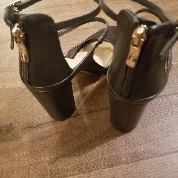 7.5 bcbg block heels - Picture 3 of 4